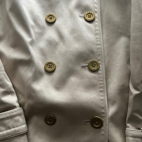 Authentic Coach 100 percent cotton beige trench coat - Picture 9 of 11